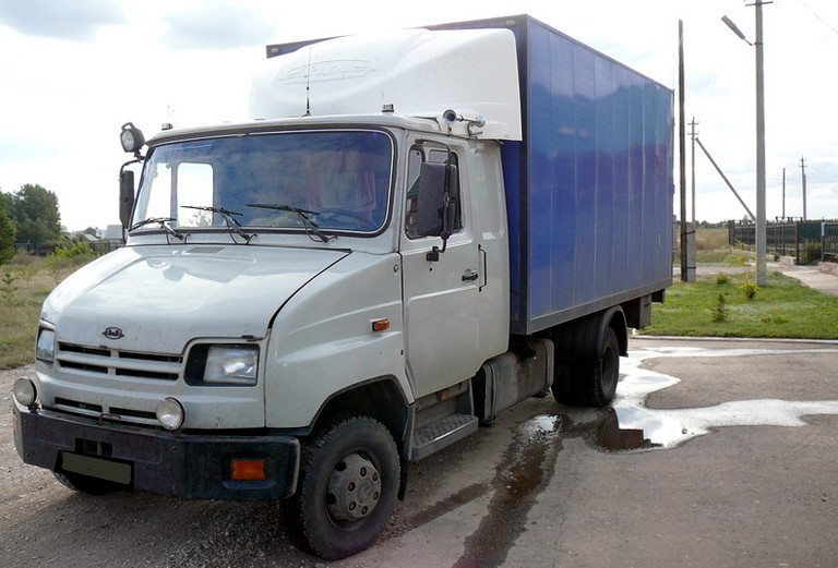 Заказать грузовую газель для перевозки мебели : Диван из Екатеринбурга в Алапаевского района